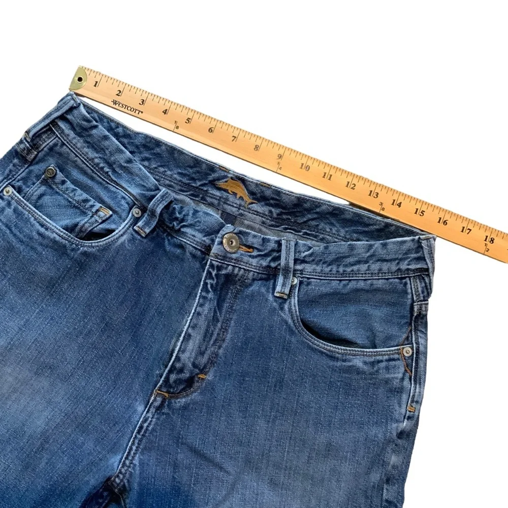 Tommy Bahama Men’s Dark Wash Denim Jeans Standard Strait Leg Measures 32x30 - Picture 4 of 11